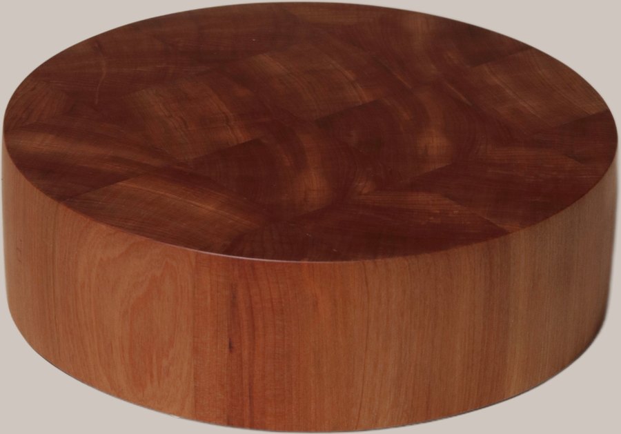 Small round end-grain chopping board #29, tōtara